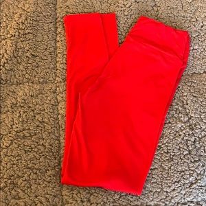 Red LulaRoe leggings